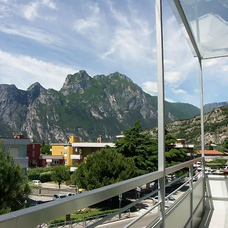 Hotel Villa Clara Torbole Sul Garda Exterior foto
